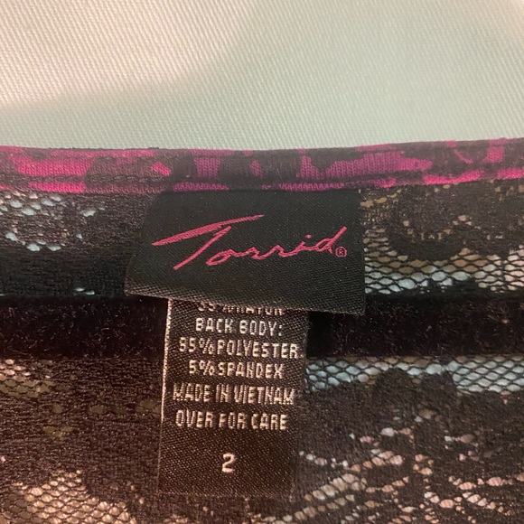 Magenta leopard print V/neck top 🌸 - Picture 3 of 4